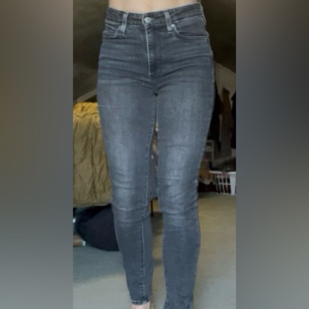Levi’s 721 faded, black high-rise skinny, super stretchy, flattering jeans